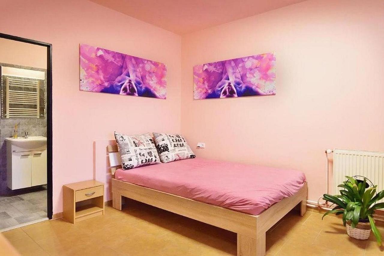 NIKA beds Hotel Pardubice Eksteriør billede