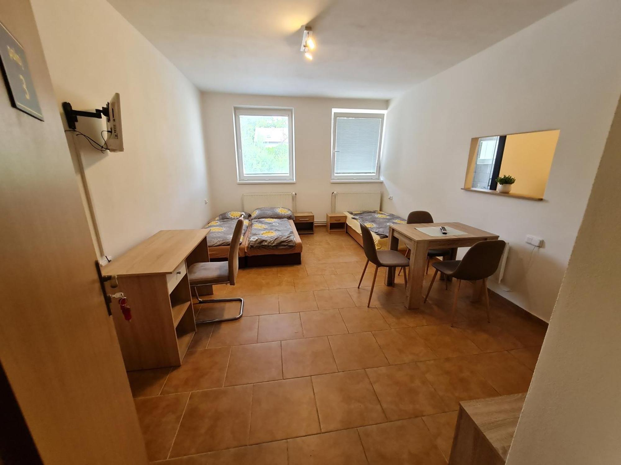 NIKA beds Hotel Pardubice Eksteriør billede